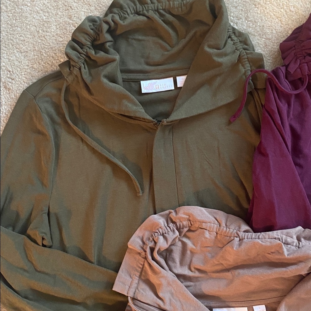 Belle by Kim Gravel 3 top size small bundle same too/different colors - Picture 2 of 8